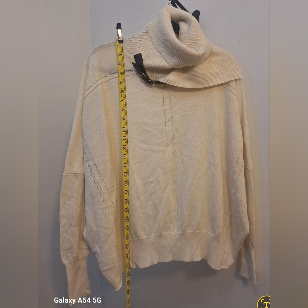Chelsea & Violet Cream Turtleneck Sweater Size Small Cotton Blend